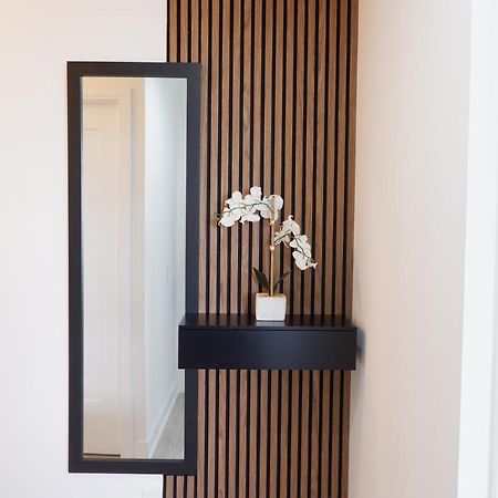 Modern Luxury Waterfront Condo Mississauga Exterior foto